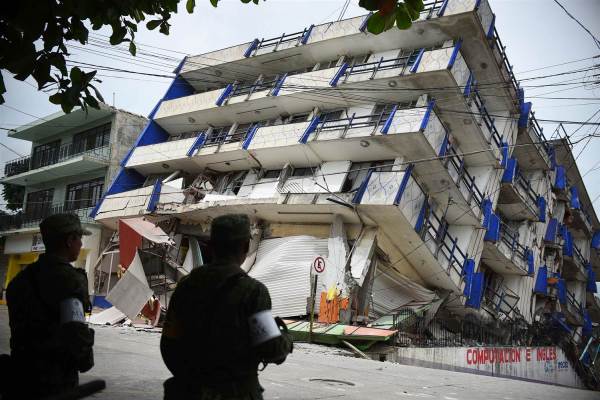 170908-mexico-earthquake-4-ew-326p_e9ba9d74ca848450704463d0efc087fc-nbcnews-ux-2880-1000